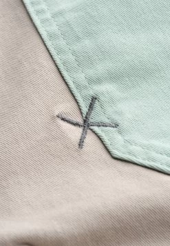 KOUTES - Shorts - Bone 13 KOUTES - Shorts - Bone -Frauen Geschäft 05ff7d4204a340729719084392b0e3b5