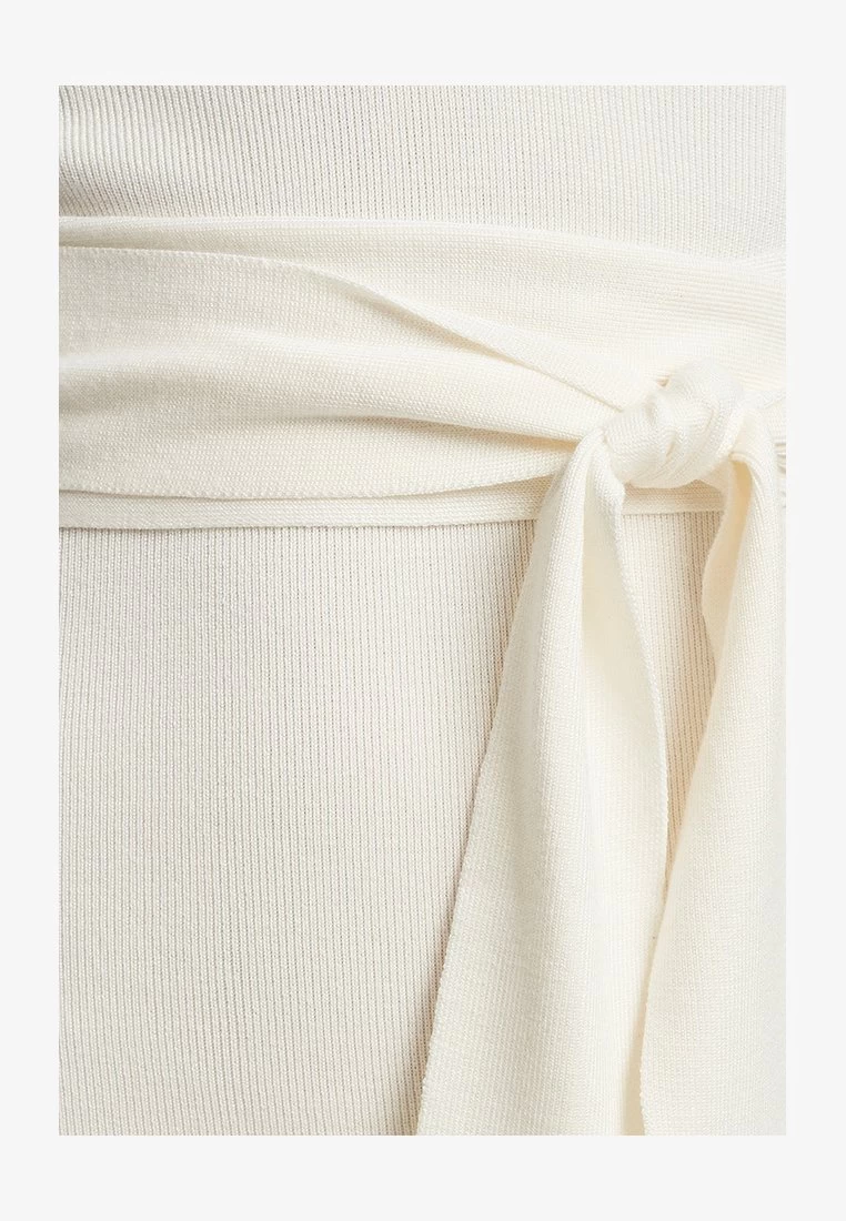 ANNETTE - Etuikleid - White 8 ANNETTE - Etuikleid - White – Bild 6