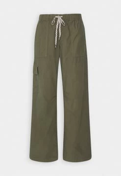 Aerie LOW RISE STRAIGHT LEG - Cargohose - Festive Olive 11 Aerie LOW RISE STRAIGHT LEG - Cargohose - Festive Olive -Frauen Geschäft 2dbaa2a4999f409ab66f05f01c12a0ef 1