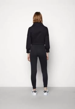 Nike Sportswear CLUB PANT TIGHT - Jogginghose - Black/white -Frauen Geschäft 319f19a970224fccbedbbeb933b4d7a2