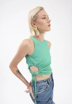 NEW LAURI - Top - Green 10 NEW LAURI - Top - Green -Frauen Geschäft 3ea23f68c4ab40b09c3600fea1aeb03f