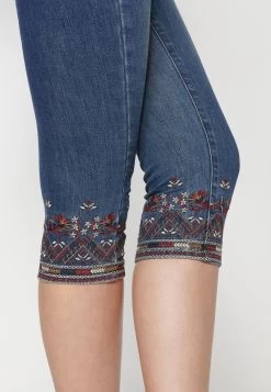 Koroshi PIRATE - Jeans Shorts - Azul Osc Dark Blue -Frauen Geschäft 53cc9b9a2e6942689a8308eb8cd93f60