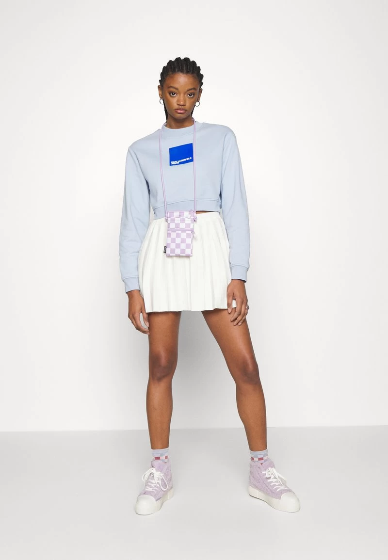 Karl Lagerfeld Jeans CROPPED BLOCKED - Sweatshirt - Light Blue 4 Karl Lagerfeld Jeans CROPPED BLOCKED - Sweatshirt - Light Blue – Bild 2