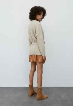 EDITED ANNIKA - Strickjacke - Beige 10 EDITED ANNIKA - Strickjacke - Beige -Frauen Geschäft 79b4b8b573de4f4eaa37b3c06c793bd5