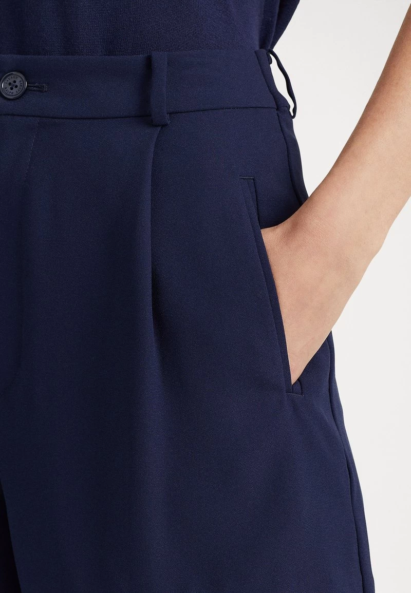 VADIENNE PLEATED - Shorts - Refined Navy 7 VADIENNE PLEATED - Shorts - Refined Navy – Bild 5