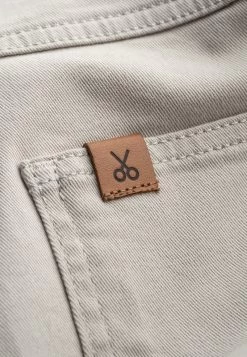 KOUTES - Shorts - Bone 12 KOUTES - Shorts - Bone -Frauen Geschäft 91390e314a114735af9511a641f950e3