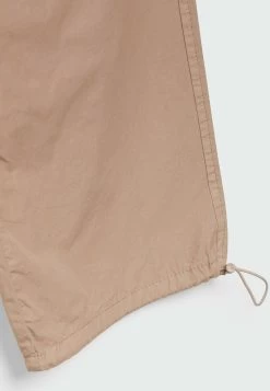 Stradivarius PARACHUTE POPELIN - Jogginghose - Stone 13 Stradivarius PARACHUTE POPELIN - Jogginghose - Stone -Frauen Geschäft 9b1a2f1411b04da5a3e6ad234e655666