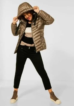 Bestseller -Frauen Geschäft a43db1e493304b41839bee0cf849f9c1