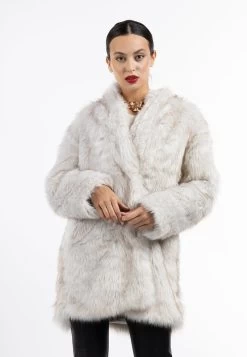 Faina Wintermantel - Weiss