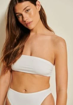 NA-KD BANDEAU - Bikini-Top - White -Frauen Geschäft b499e2ffb92e4f26be5d540a53784f1e