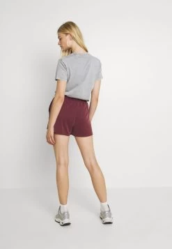Monki Shorts - Red Dark 10 Monki Shorts - Red Dark -Frauen Geschäft bb008a057bf54c2586b865ab1332c764