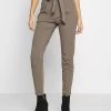 Vero Moda VMEVA HR PAPERBAG GA NOOS - Chino - Bungee Cord 2 Vero Moda VMEVA HR PAPERBAG GA NOOS - Chino - Bungee Cord -Frauen Geschäft de01dbbffcfd4acb91e2e6786d990307