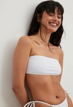 NA-KD BANDEAU - Bikini-Top - White -Frauen Geschäft ef6cb8204932470fbb6d83ad83096a53 1