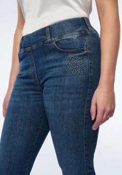 MIT FLORALER STICKEREI UND ELASTISCHEM BUND - Flared Jeans - Blu -Frauen Geschäft f8b4a2b51094483aa1eb4ca5d6d255d9